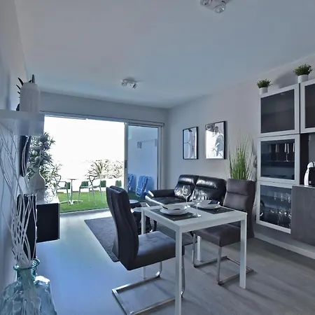 Holyhome Beach Apartment
